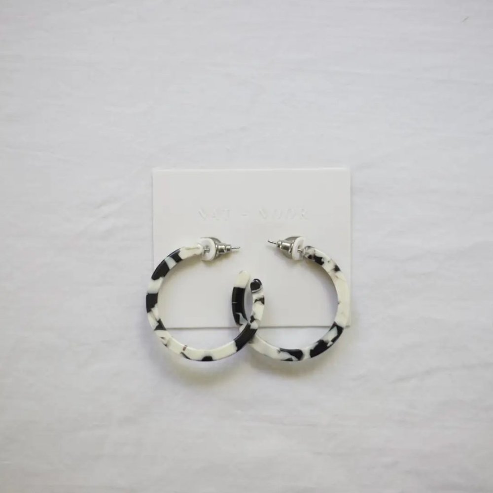 earring - Picture 2 of 2